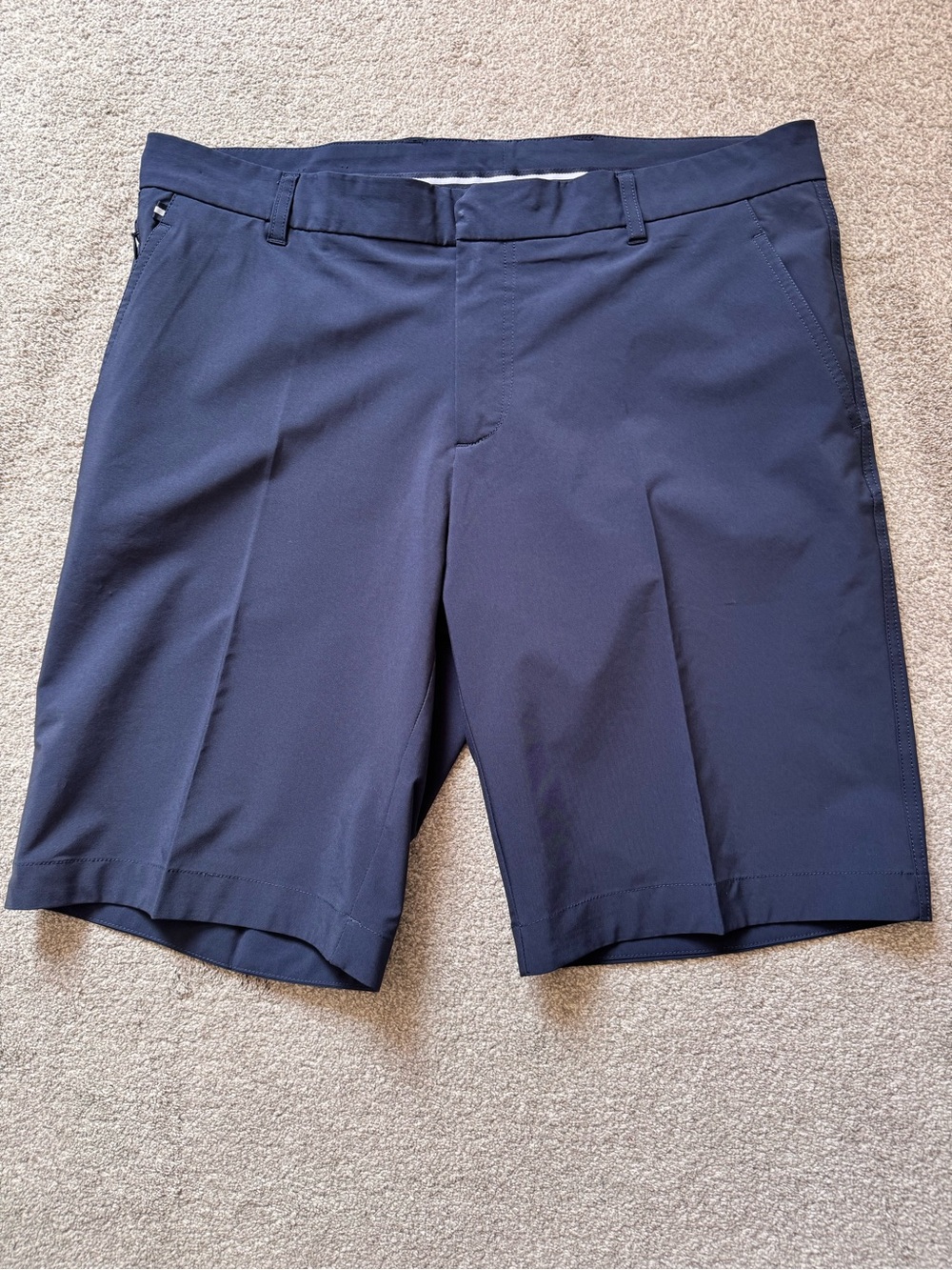 Mens J Lindeberg 10” Pleated Golf Shorts Size 34 True Navy